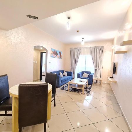 Boulevard City Suites Hotel Apartments Дубай Экстерьер фото