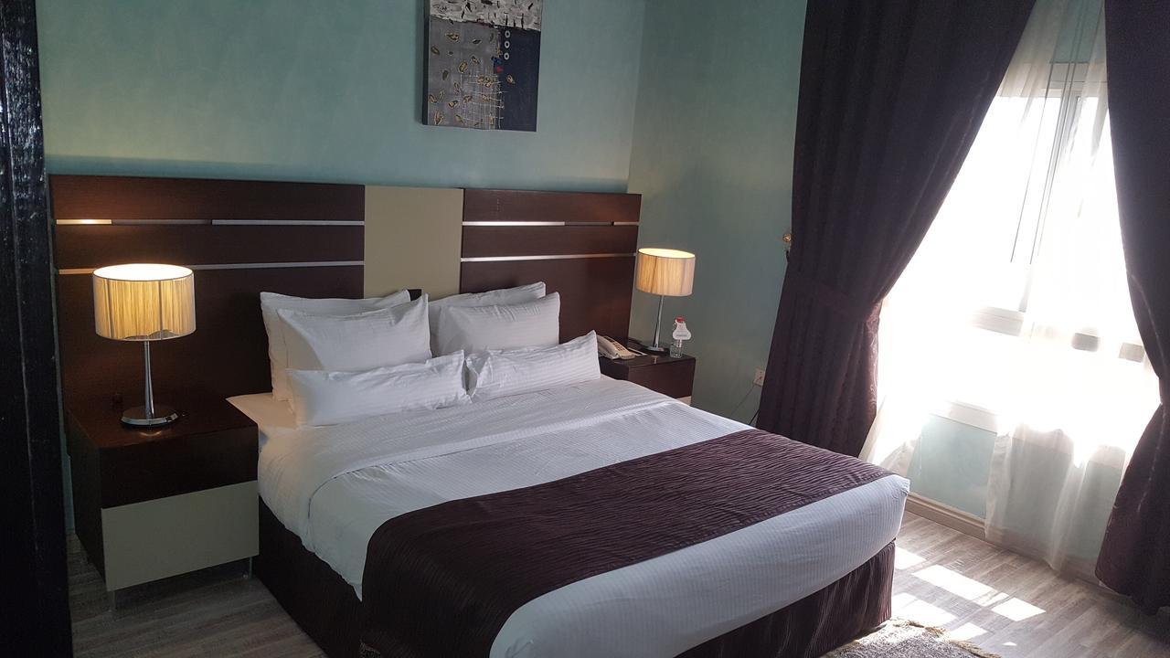 Boulevard City Suites Hotel Apartments Дубай Экстерьер фото