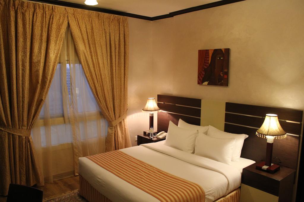 Boulevard City Suites Hotel Apartments Дубай Экстерьер фото